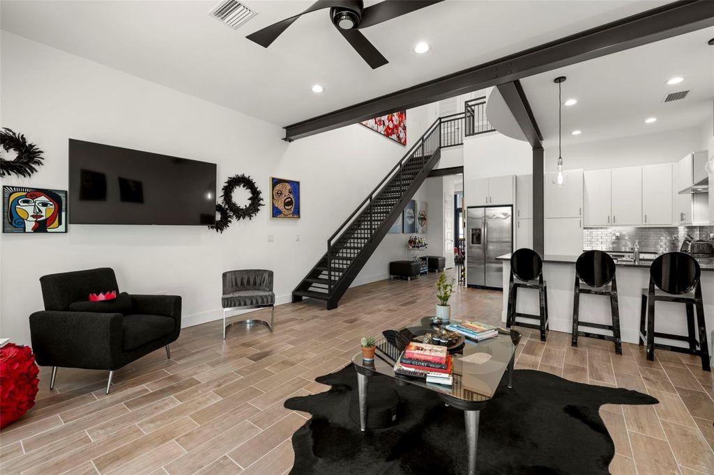 Image 6 of property listing at 4118 GAUGE LINE LOOP, Tampa, FL 33624