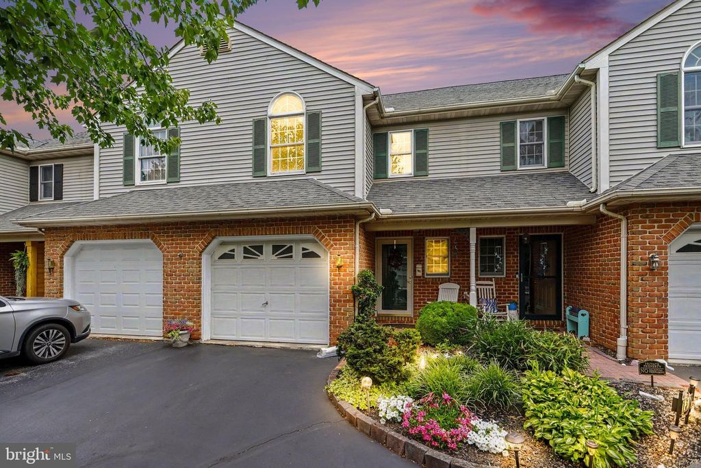 129 PEPPERTON CT, Lititz, PA 17543
