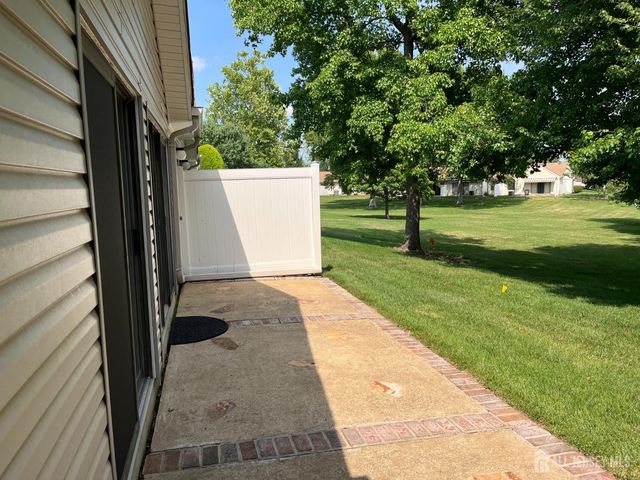 142 Wycoff Way W, East Brunswick, NJ 08816
