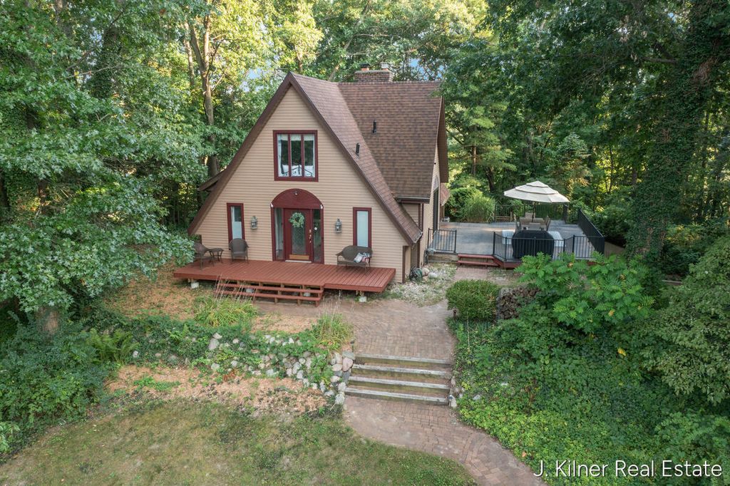 24865 44th Avenue, Almena Twp, MI 49071