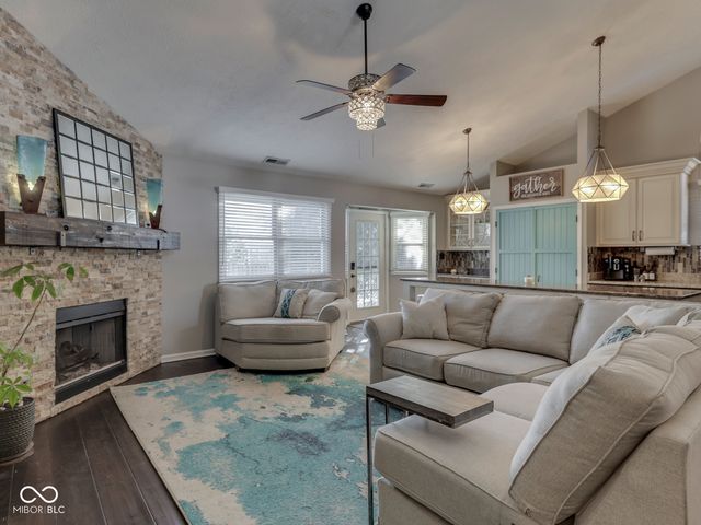 11501 Woodview East Drive, Carmel, IN 46032