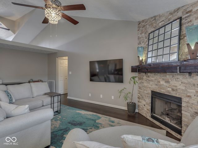 11501 Woodview East Drive, Carmel, IN 46032