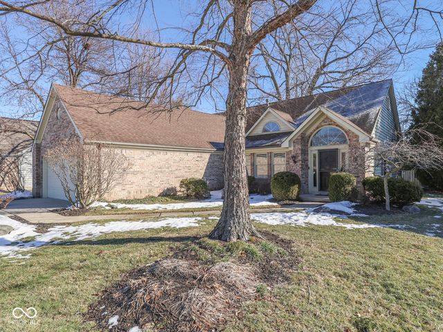 11501 Woodview East Drive, Carmel, IN 46032