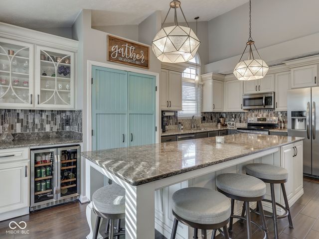 11501 Woodview East Drive, Carmel, IN 46032