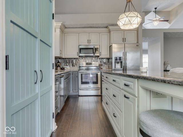 11501 Woodview East Drive, Carmel, IN 46032