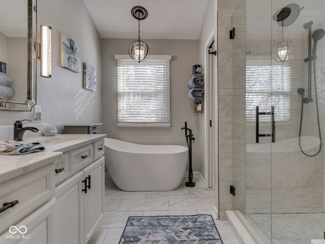 11501 Woodview East Drive, Carmel, IN 46032