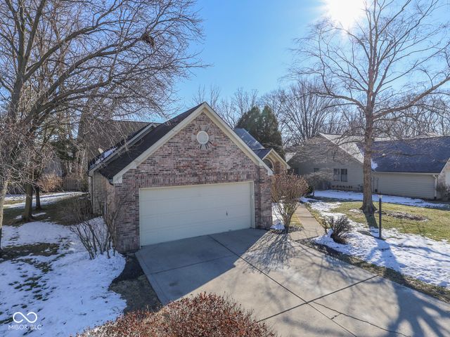 11501 Woodview East Drive, Carmel, IN 46032