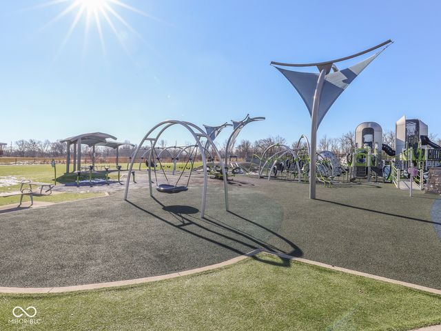 11501 Woodview East Drive, Carmel, IN 46032