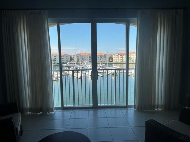 9 Harbour Isle Drive E Ph-5, Fort Pierce, FL 34949