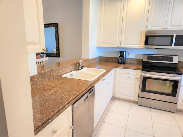 9 Harbour Isle Drive E Ph-5, Fort Pierce, FL 34949