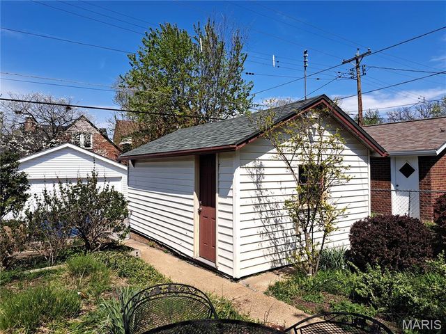 5239 Walsh Street, St Louis, MO 63109