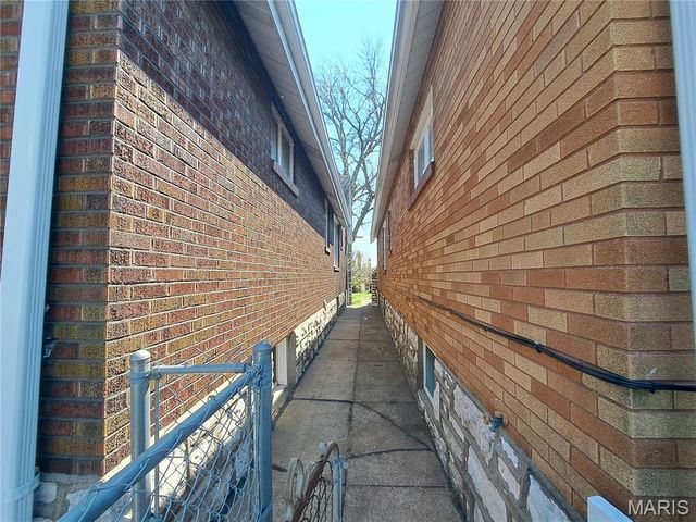 5239 Walsh Street, St Louis, MO 63109