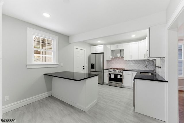 579 Newark Ave, Kenilworth Boro, NJ 07033