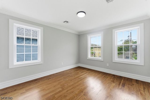 579 Newark Ave, Kenilworth Boro, NJ 07033