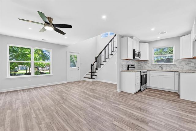 189 W Lakeview, Onalaska, TX 77360