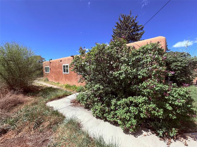 1621 Ben Hur Drive, Santa Fe, NM 87501