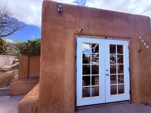 1621 Ben Hur Drive, Santa Fe, NM 87501