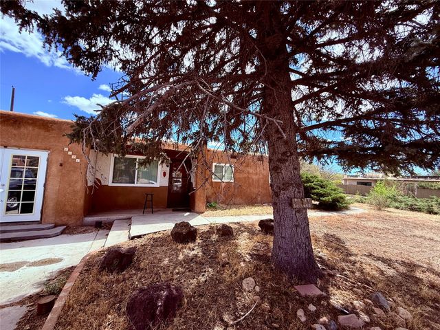 1621 Ben Hur Drive, Santa Fe, NM 87501