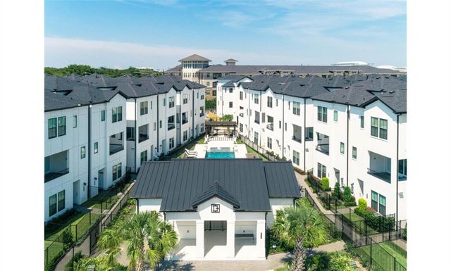 2802 Grand Fountains Drive F, Houston, TX 77054