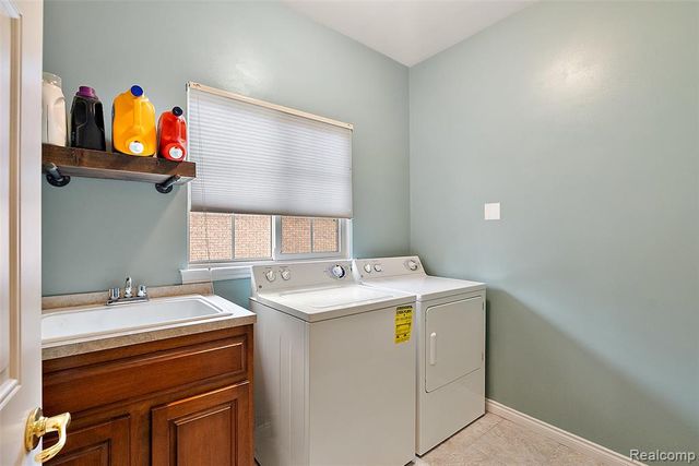2681 Kentwood Drive 69, Utica, MI 48316
