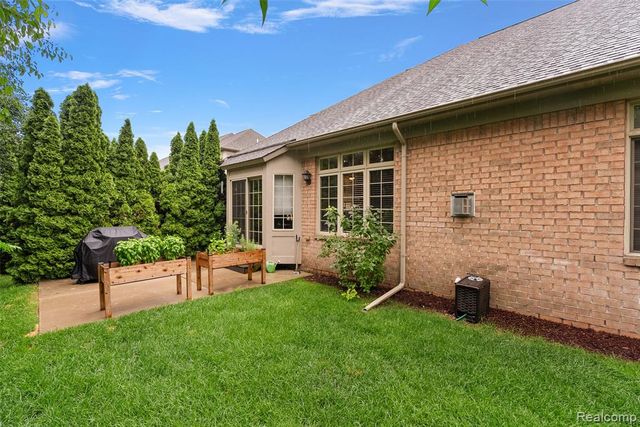 2681 Kentwood Drive 69, Utica, MI 48316