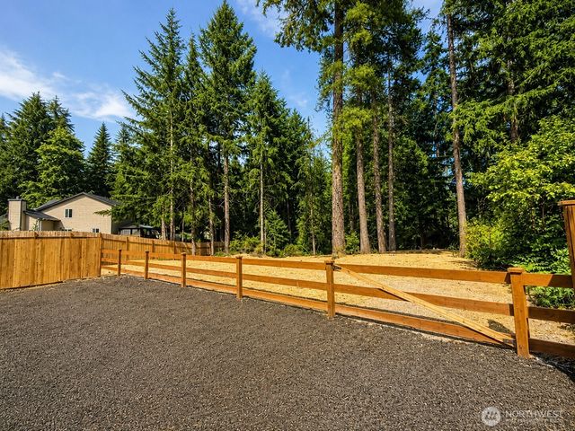 4132 Lakeview Avenue NW, Bremerton, WA 98312