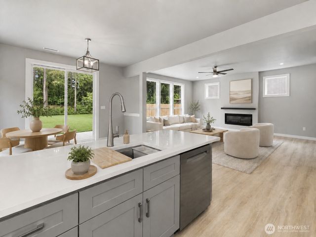 4132 Lakeview Avenue NW, Bremerton, WA 98312