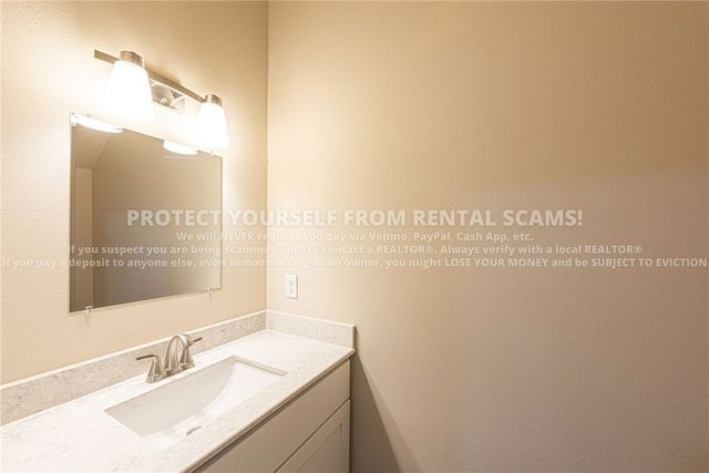 874 S Hill Avenue 101, Fayetteville, AR 72701