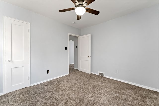 569 Loretto Road, Greenfield, PA 15217