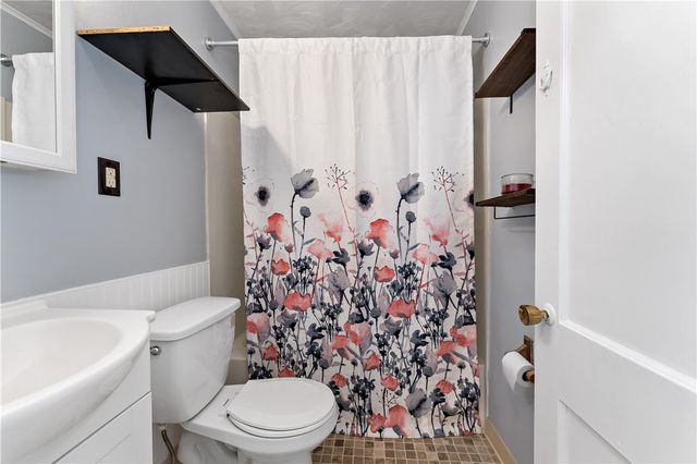 569 Loretto Road, Greenfield, PA 15217