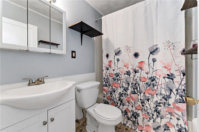 569 Loretto Road, Greenfield, PA 15217