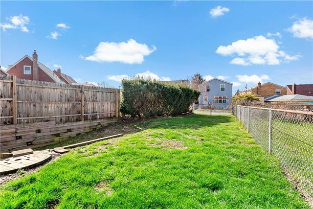 569 Loretto Road, Greenfield, PA 15217