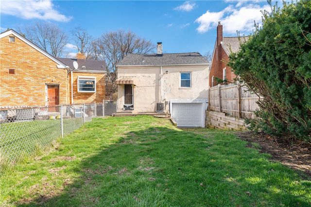 569 Loretto Road, Greenfield, PA 15217