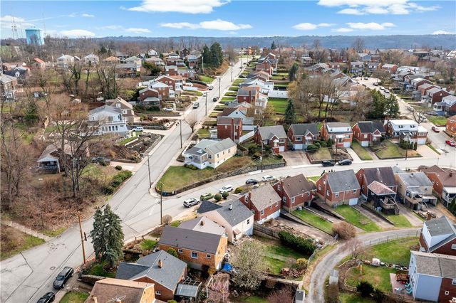 569 Loretto Road, Greenfield, PA 15217