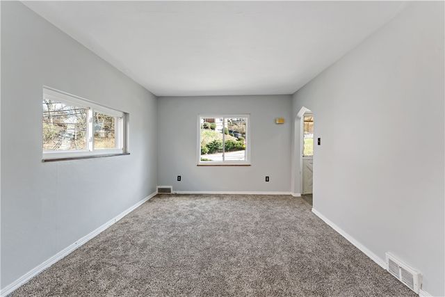 569 Loretto Road, Greenfield, PA 15217