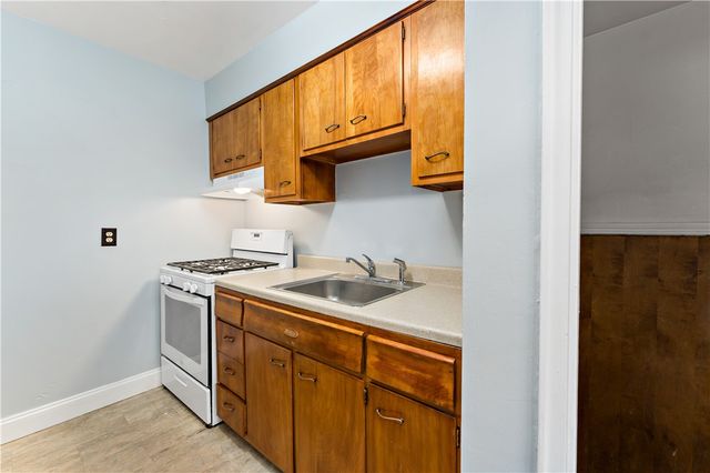 569 Loretto Road, Greenfield, PA 15217