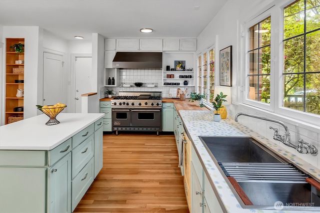 3601 E Cherry Street, Seattle, WA 98122