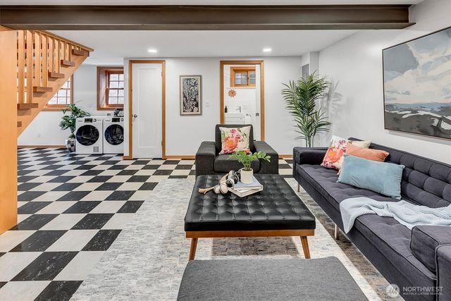 3601 E Cherry Street, Seattle, WA 98122