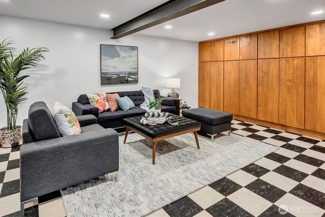 3601 E Cherry Street, Seattle, WA 98122