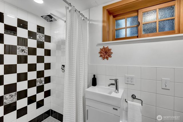 3601 E Cherry Street, Seattle, WA 98122