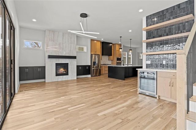 2207 W 47th Terrace, Westwood, KS 66205