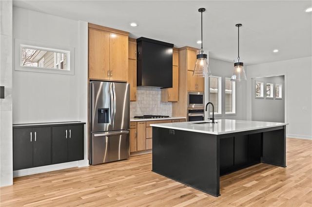 2207 W 47th Terrace, Westwood, KS 66205