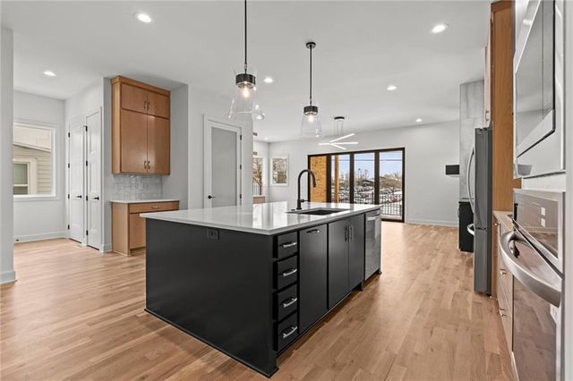 2207 W 47th Terrace, Westwood, KS 66205