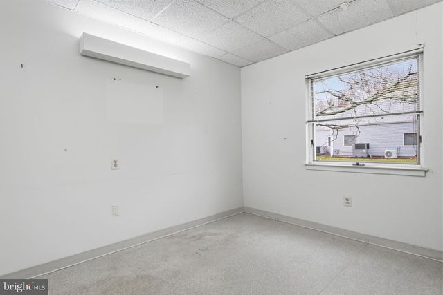 2081 KLOCKNER RD, Hamilton, NJ 08690