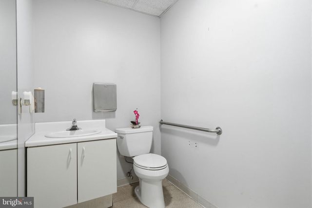 2081 KLOCKNER RD, Hamilton, NJ 08690