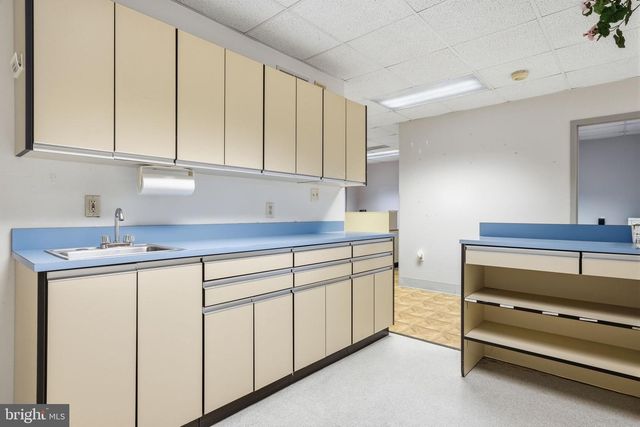 2081 KLOCKNER RD, Hamilton, NJ 08690