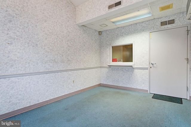 2081 KLOCKNER RD, Hamilton, NJ 08690