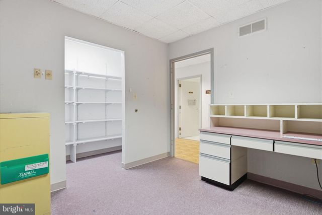 2081 KLOCKNER RD, Hamilton, NJ 08690