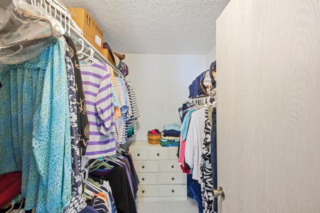 2487 Timbers Edge Lane, Columbus, OH 43235