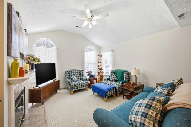 2487 Timbers Edge Lane, Columbus, OH 43235